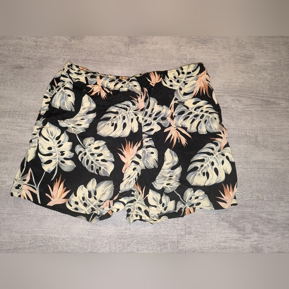 Tommy Bahama Mens Black, Green, Cream Swim Trunks with Tropical Leaf EUC Size L - Picture 1 of 7